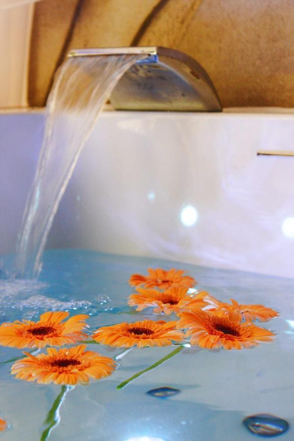 Vanadis, Suites D'Exceptions & Spa - Le Balneo Pacy-sur-Eure Buitenkant foto